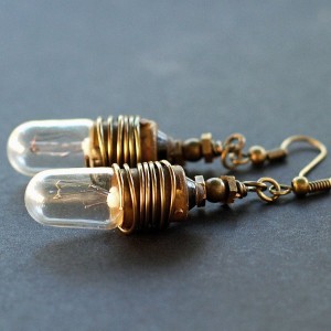 steampunk_light_bulb_earrings_by_tanith_rohe-d3heok2